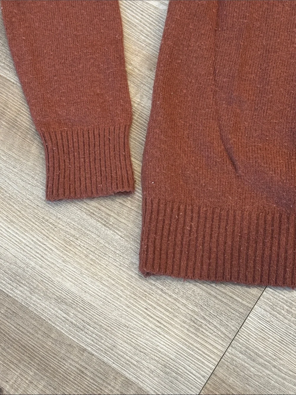J. Crew Men’s Classic Crewneck Burnt Orange Rust Sweater Lamb’s Wool Blend